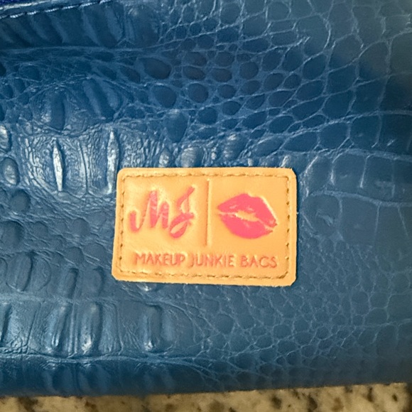 Makeup Junkie Blue Textured Crossbody Bag - Picture 2 of 5